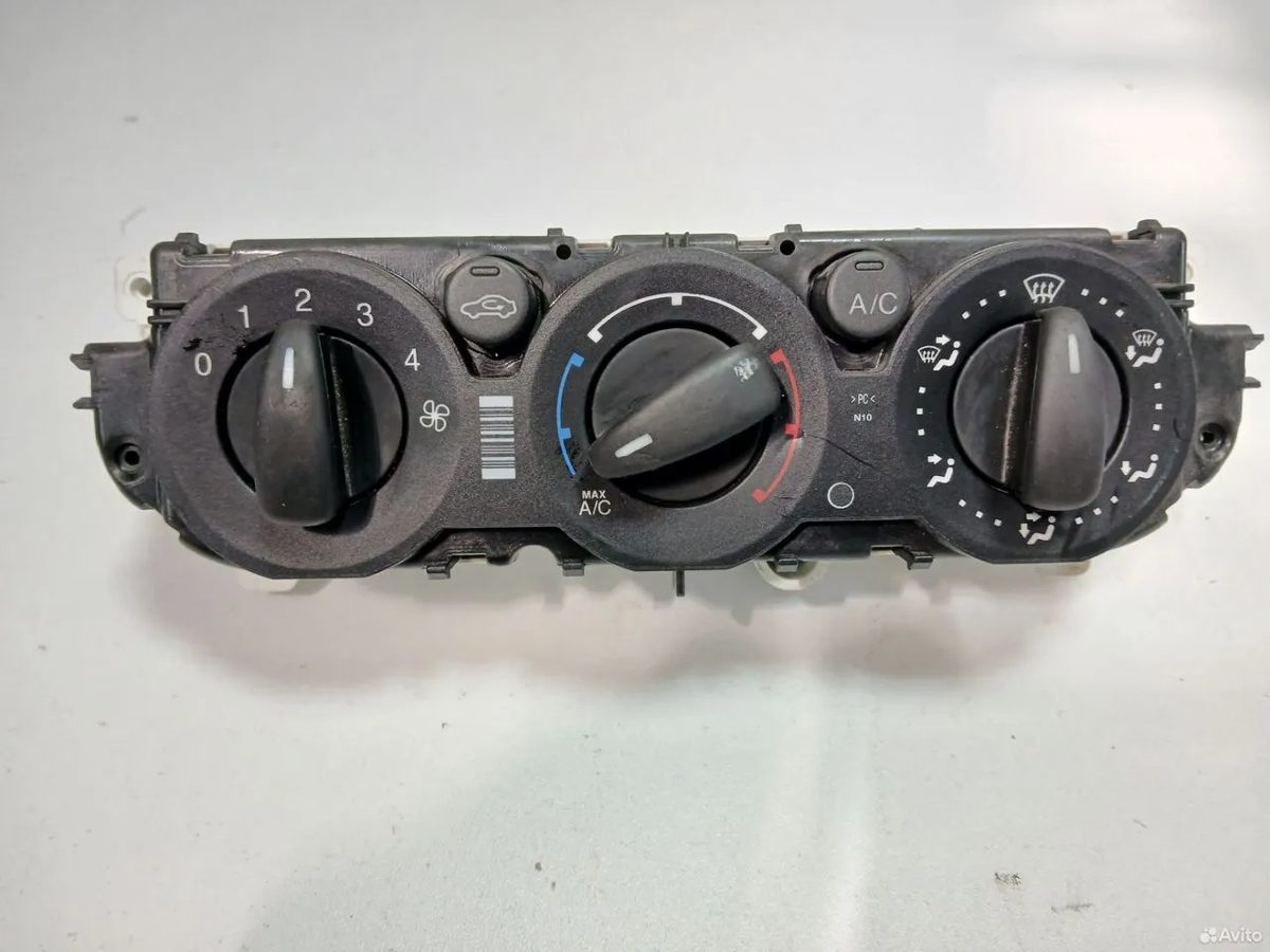Блок управления печкой Ford Focus 2