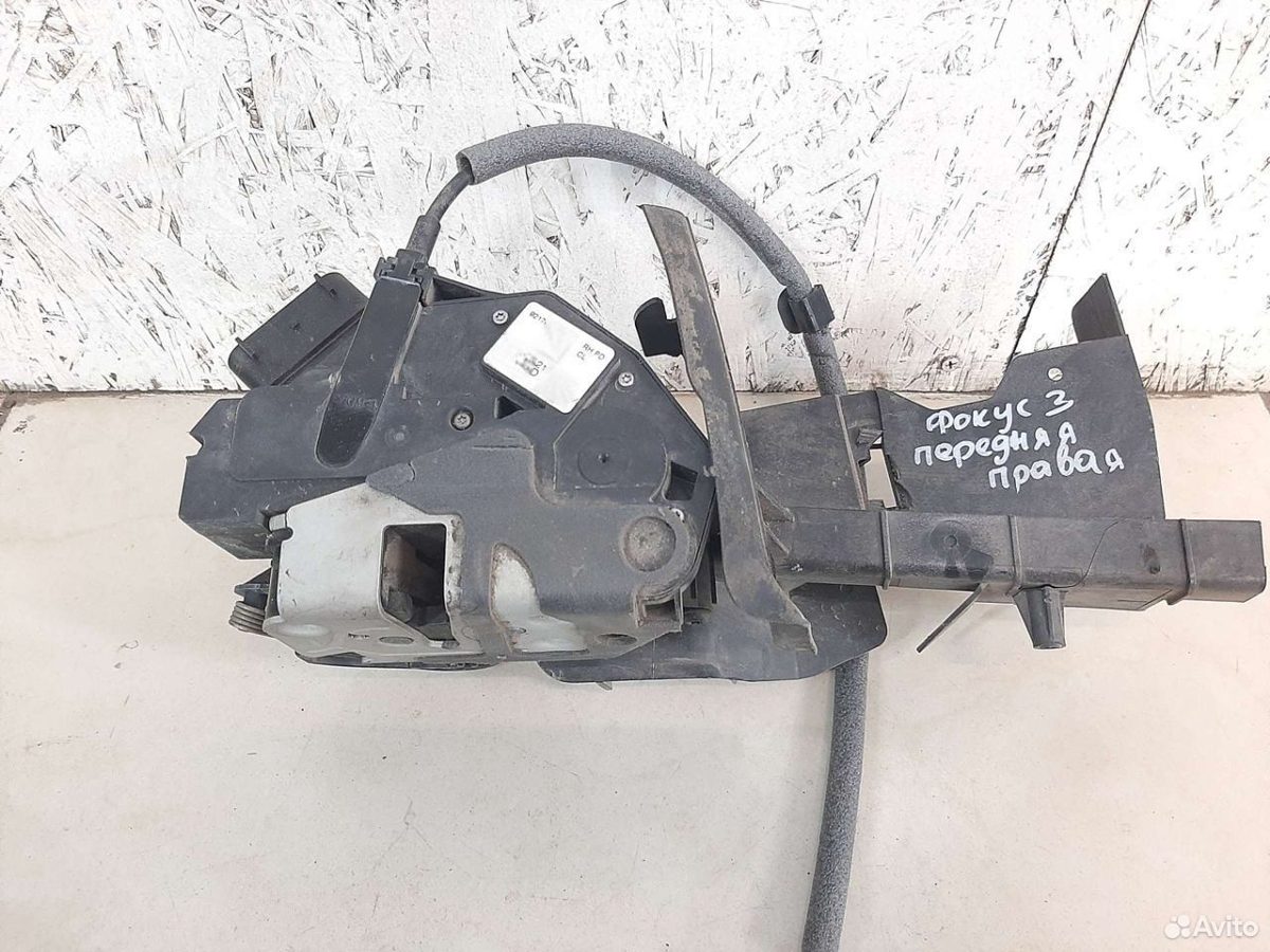 Замок двери передний правый Ford Focus 3