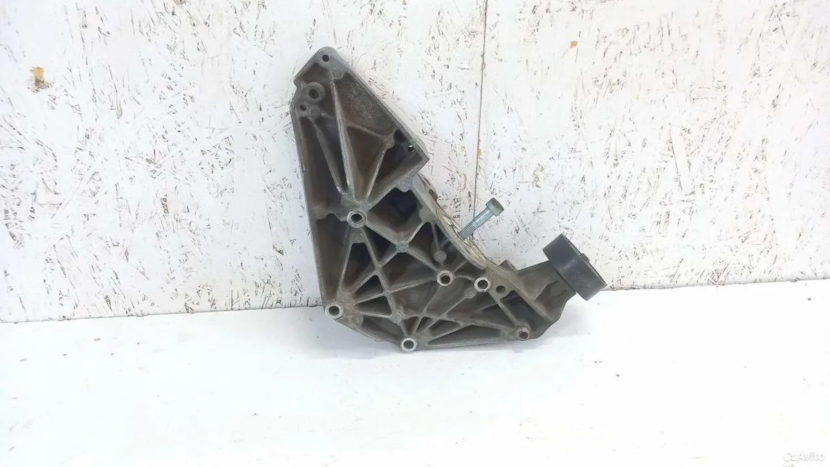 Кронштейн генератора Ford Focus 3 — фото 4