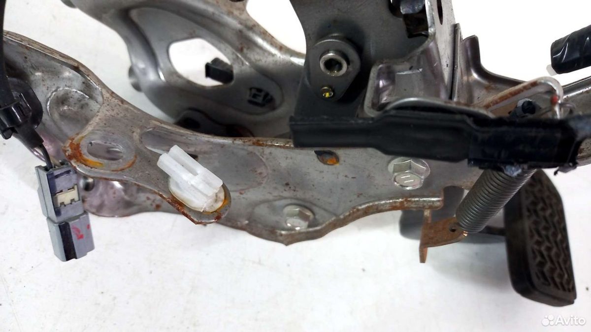 Педаль тормоза в сборе Toyota Camry v55 — фото 4