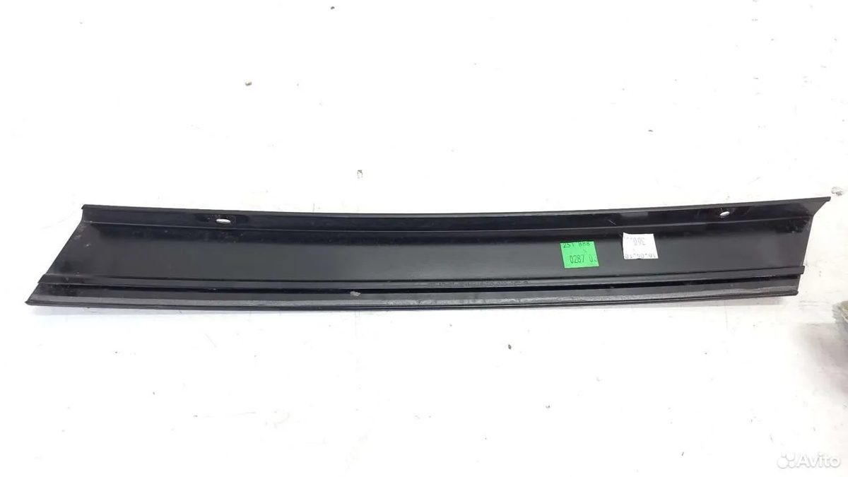 Накладка двери Mercedes W251 R350 — фото 3