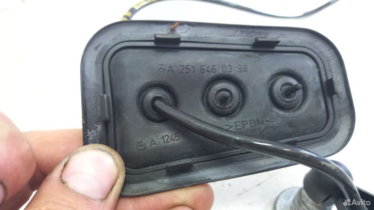 Концевик крышки багажника Mercedes W251 R350 — фото 3