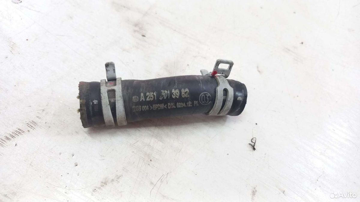 Патрубок печки Mercedes W251 R350