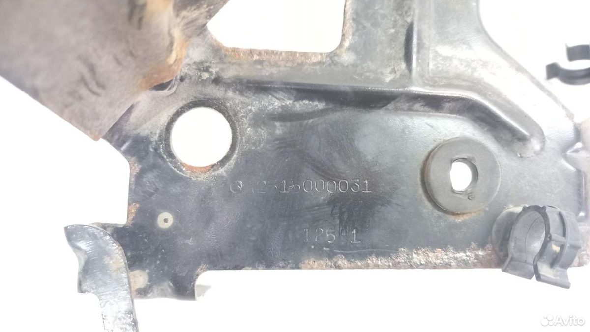 Кронштейн расширительного бачка Mercedes W251 R350 — фото 2