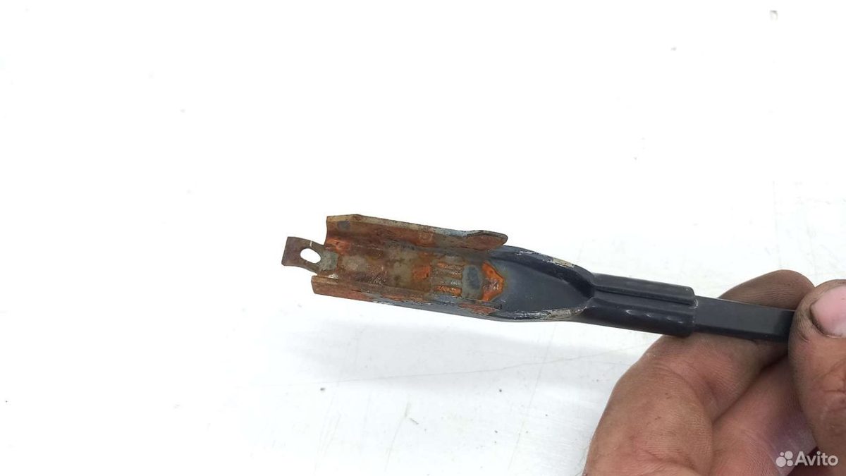 Поводок дворников левый Mercedes W251 — фото 3