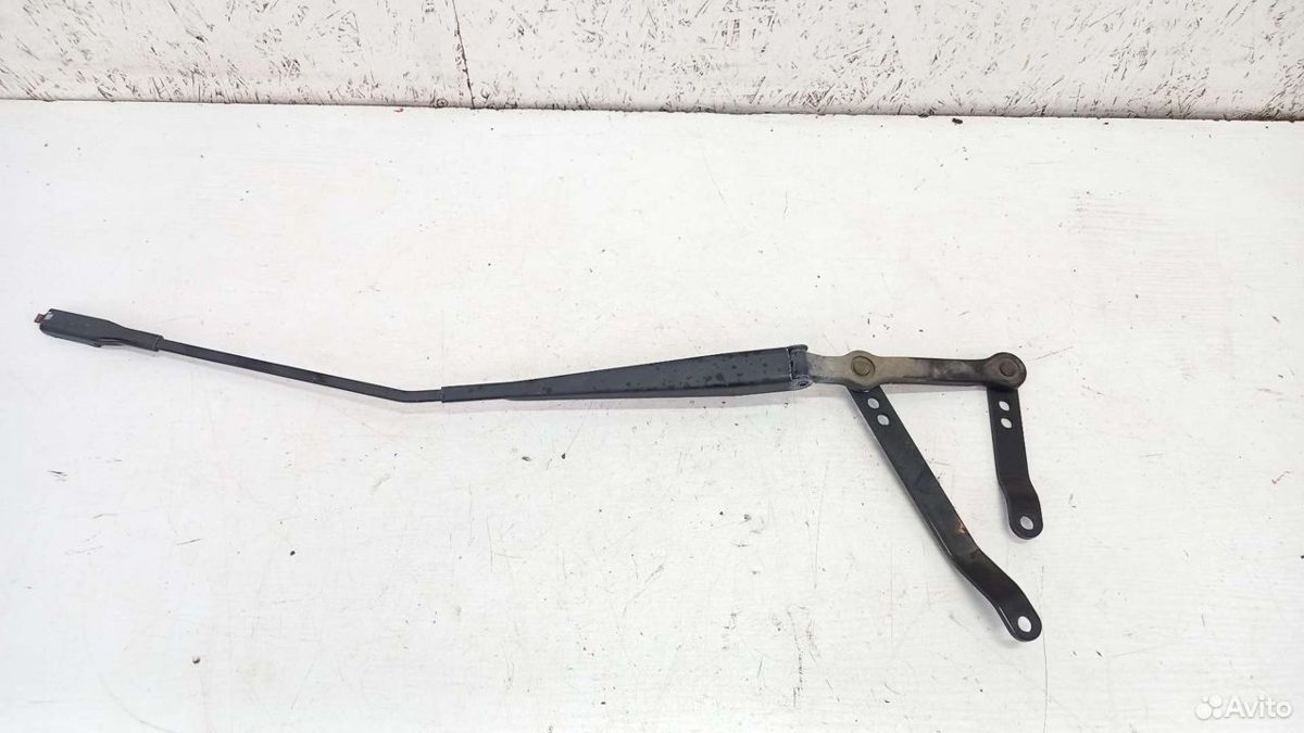 Поводок дворников правый Mercedes W251