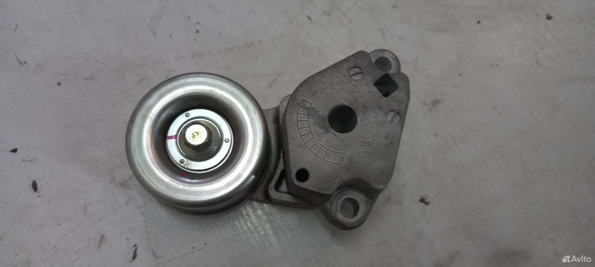 Натяжитель ремня агрегатов Pajero Sport 2