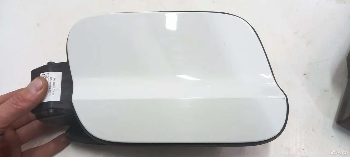 Лючок бензобака Volkswagen Tiguan 2 — фото 3