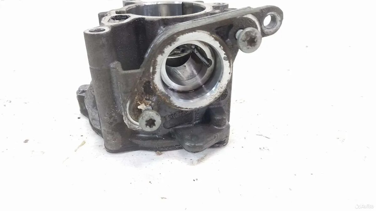 Вакуумный насос 1.8 CDA Skoda Octavia A5
