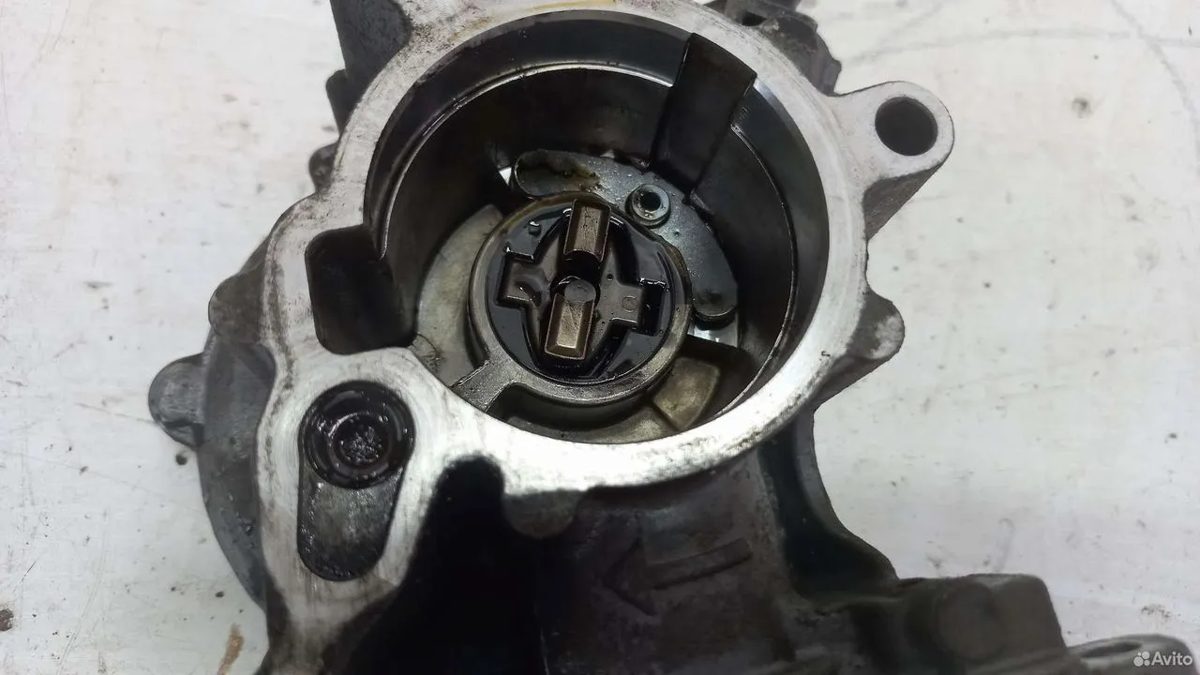 Вакуумный насос 1.8 CDA Skoda Octavia A5 — фото 3