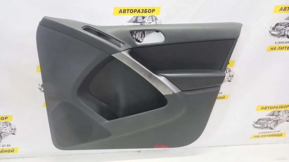 Обшивка двери передняя правая Volkswagen Tiguan 1