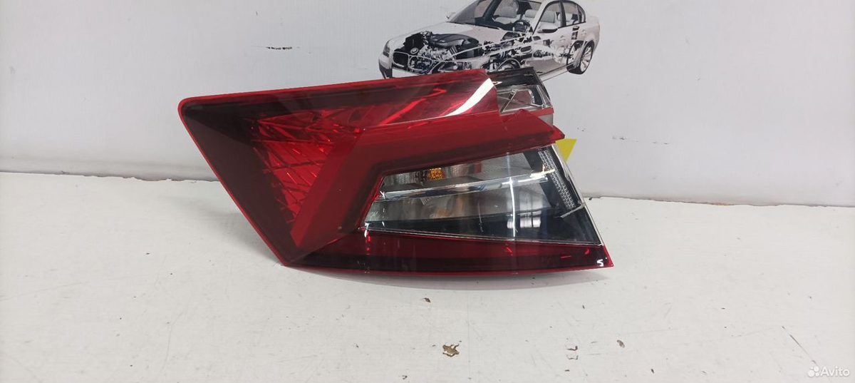 Фонарь левый внешний LED Skoda Karoq