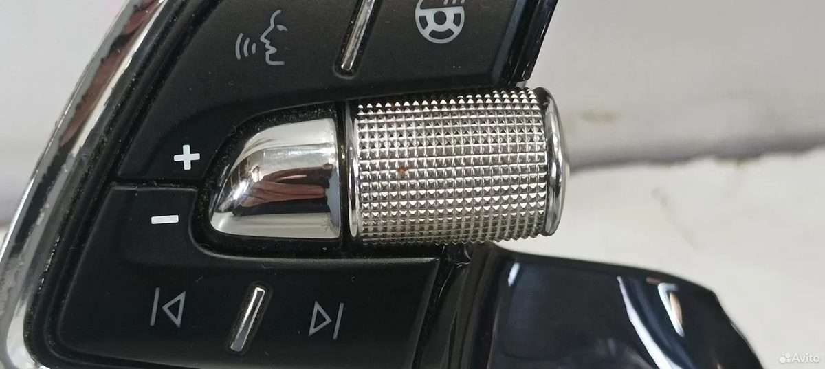 Кнопки руля Skoda Karoq — фото 3