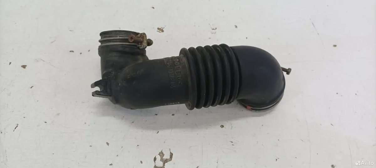 Патрубок воздушного фильтра Mitsubishi Lancer 10