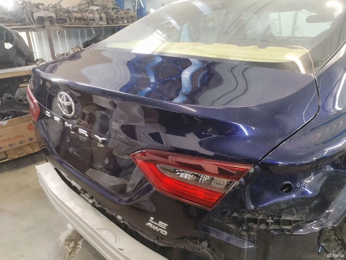 Крышка багажника Toyota Camry XV70 — фото 3