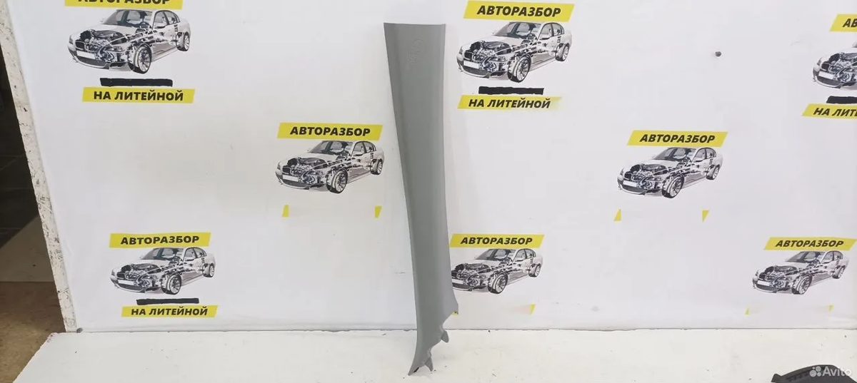 Обшивка стойки стекла правая Toyota Camry XV70