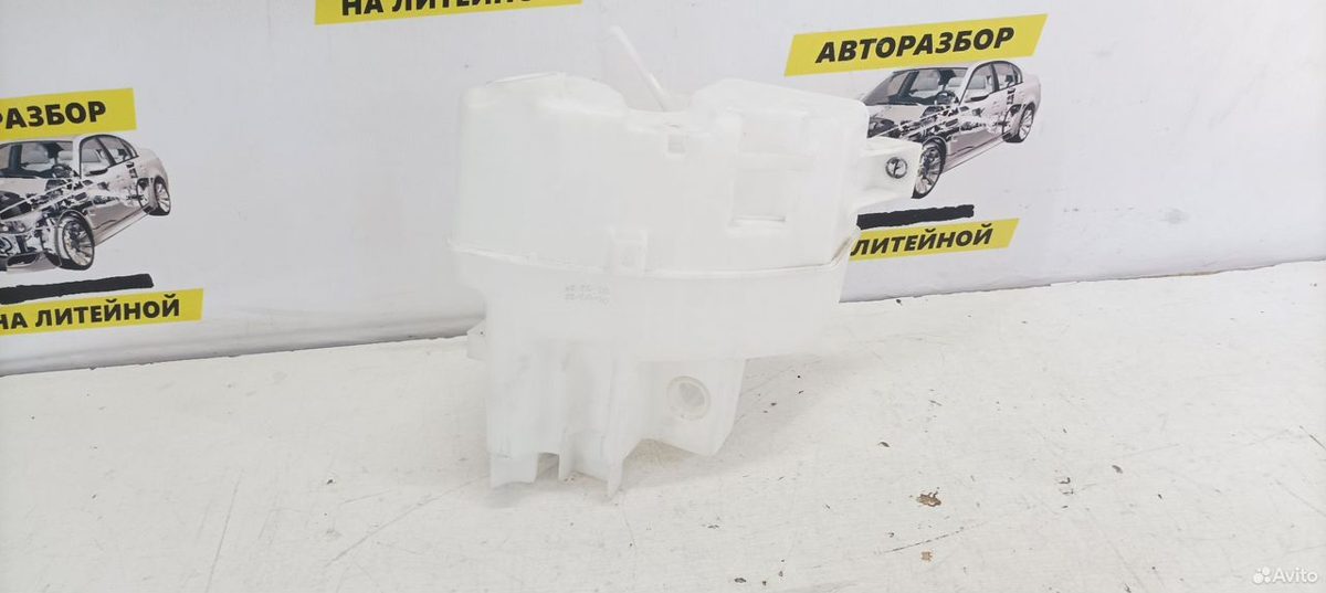 Бачок омывателя Toyota Camry XV70 — фото 3
