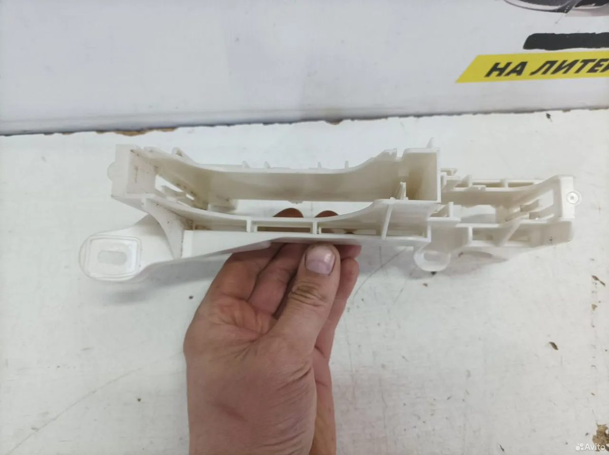 Кронштейн блока климата Toyota Camry XV70 — фото 4