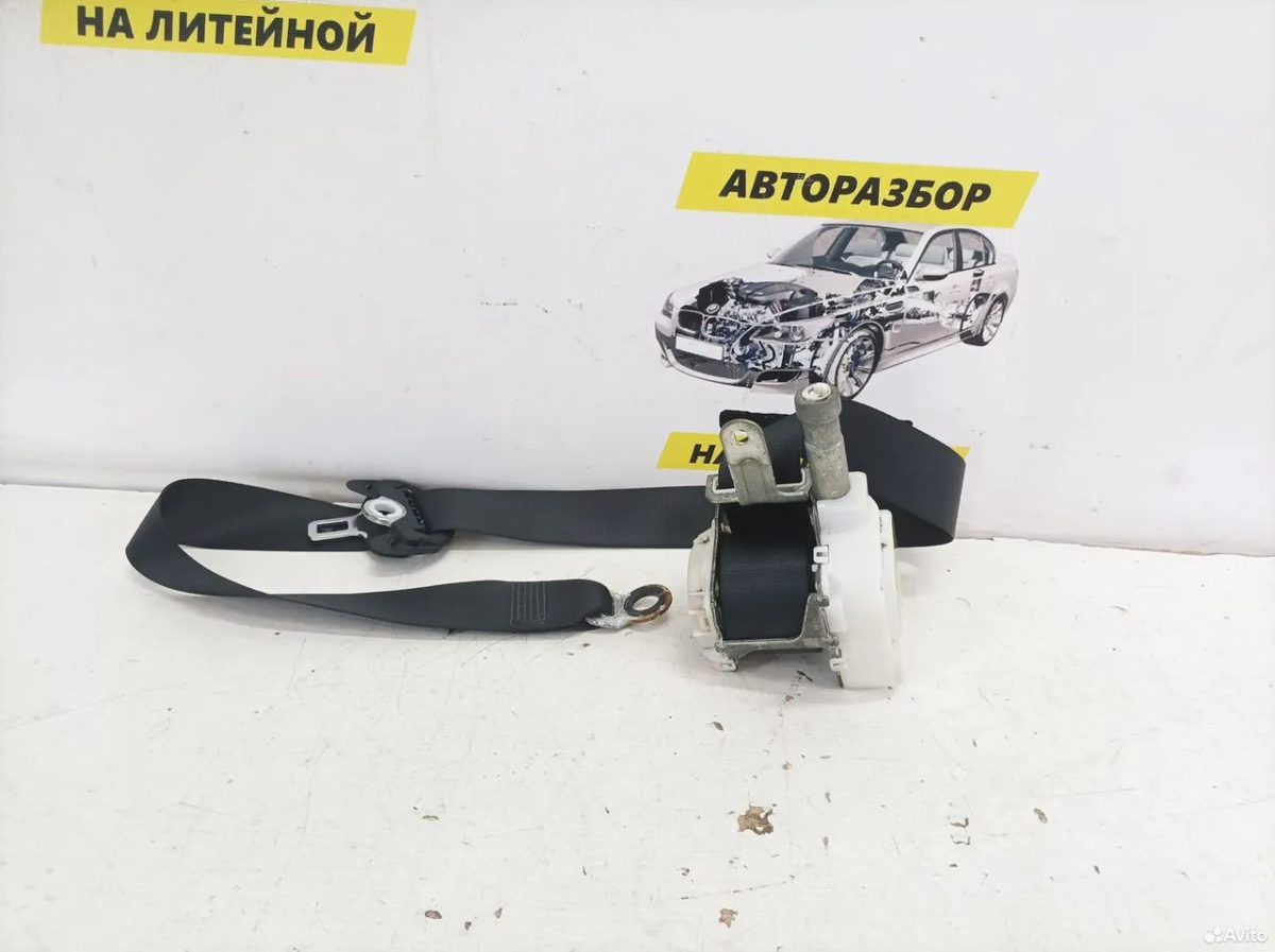 Ремень безопасности передний правый Toyota Camry70