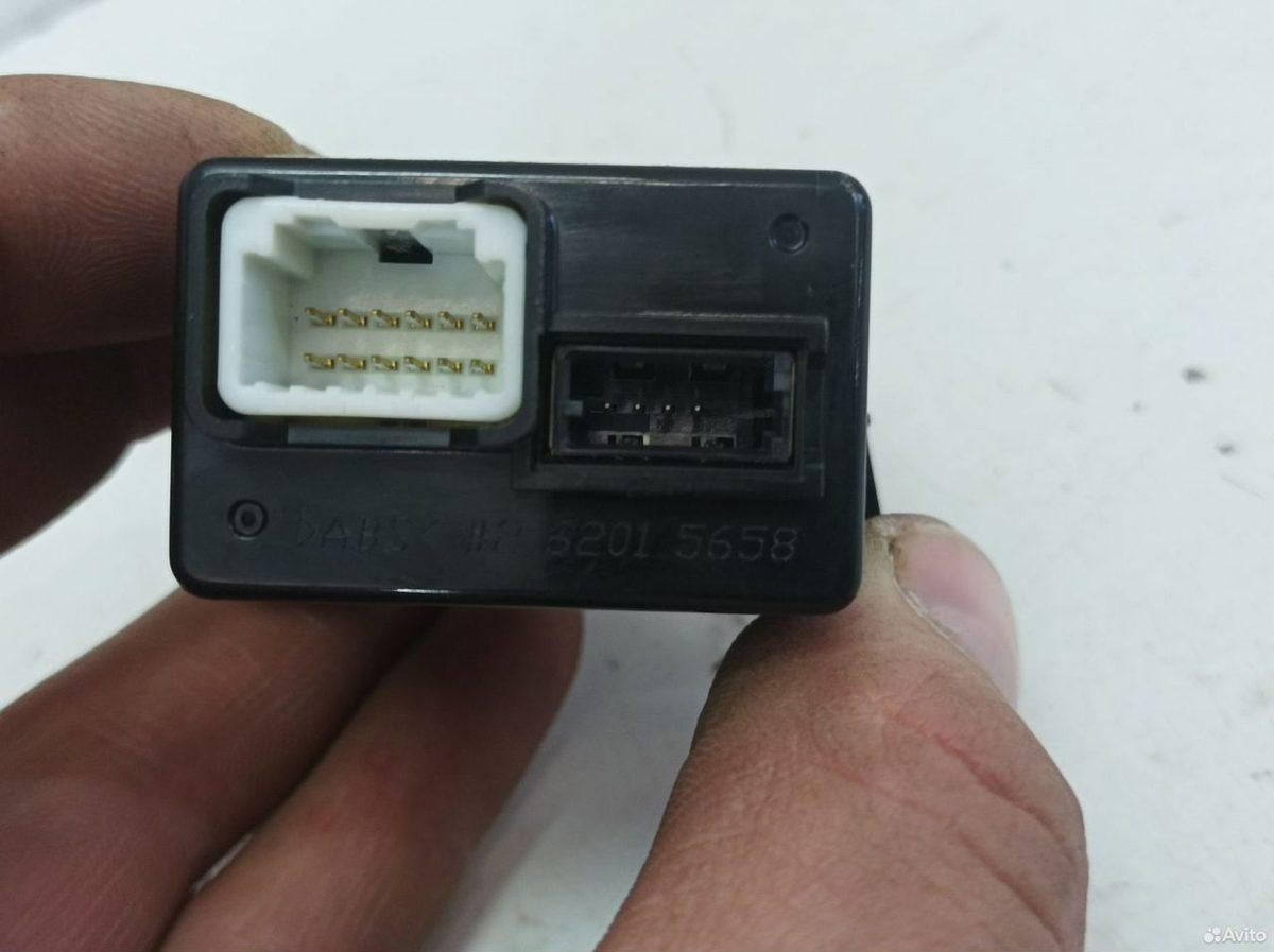 Разъем USB AUX Hyundai IX35 — фото 3
