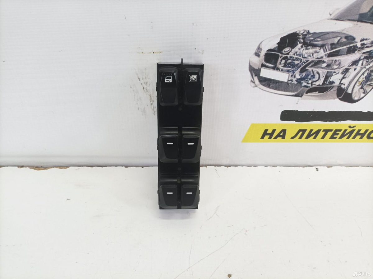 Блок стеклоподъёмников Hyundai IX35