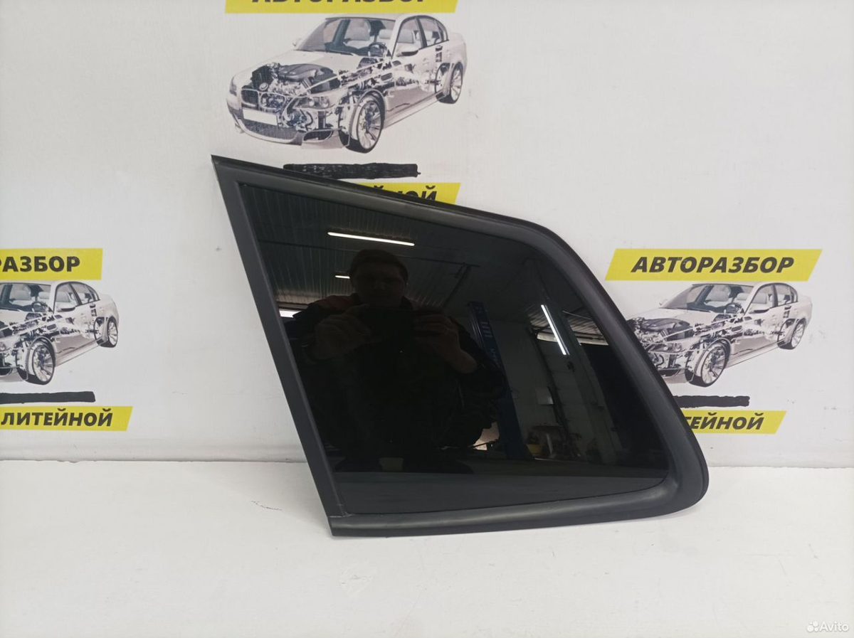 Форточка крыла левая Skoda Karoq