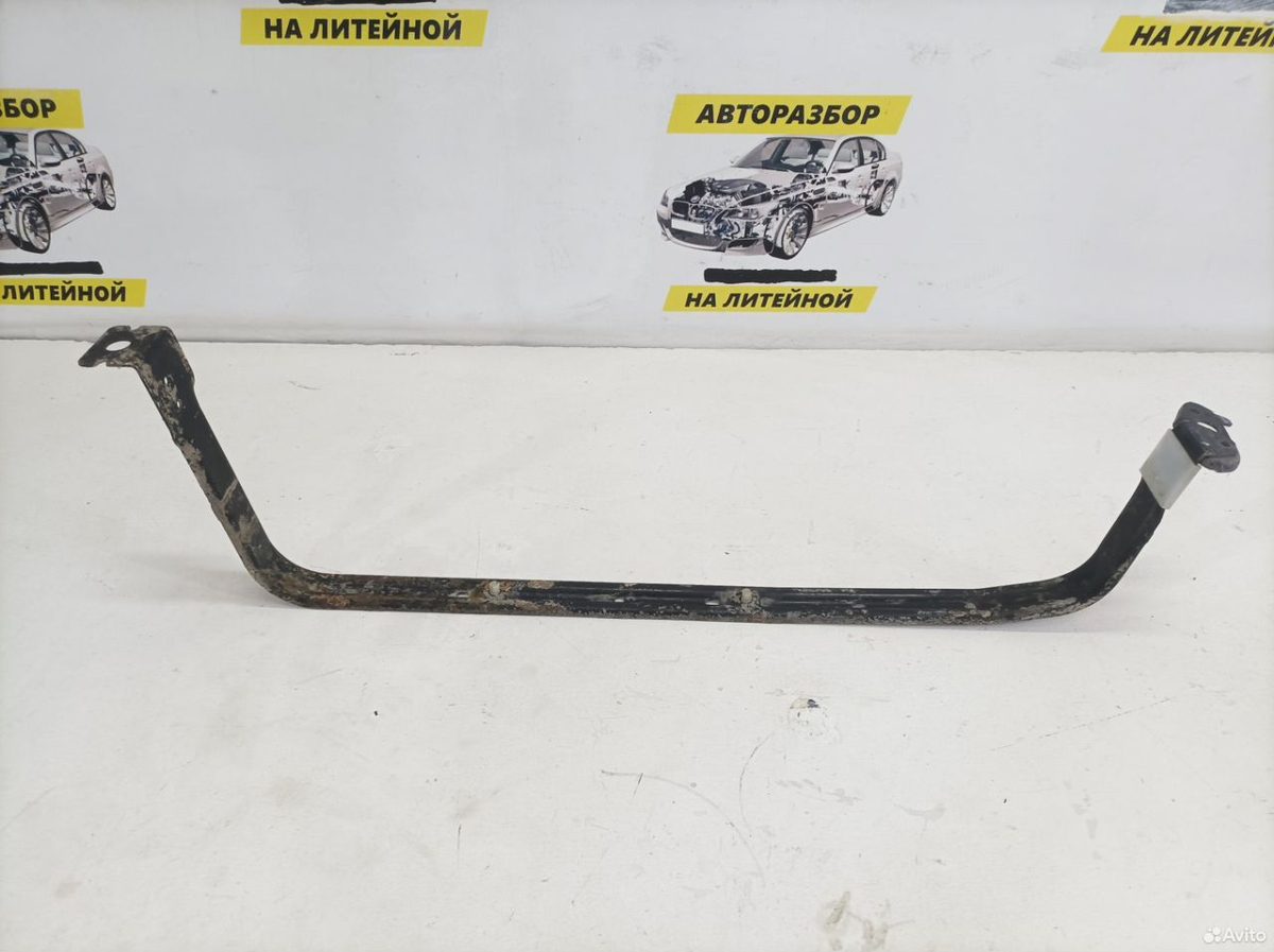 Крепление бака правое Ford Focus 3
