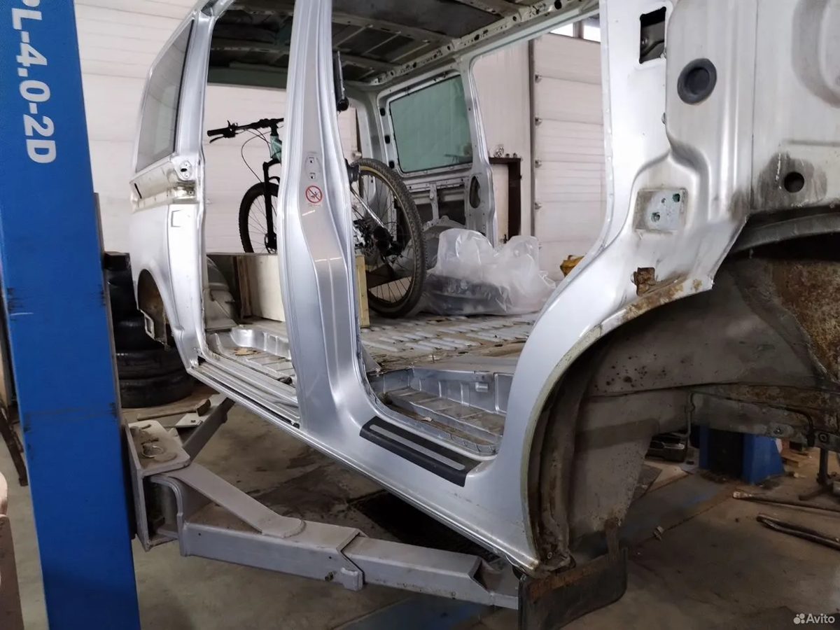 Стойка двери пассажира Volkswagen Multivan T5 — фото 2