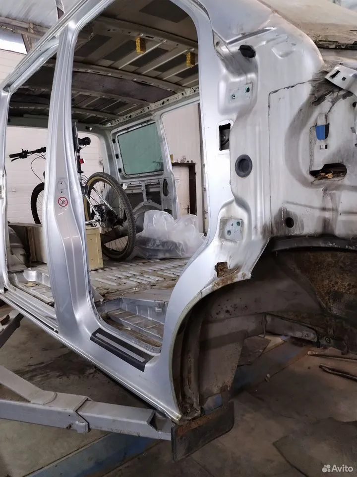 Стойка двери пассажира Volkswagen Multivan T5 — фото 3