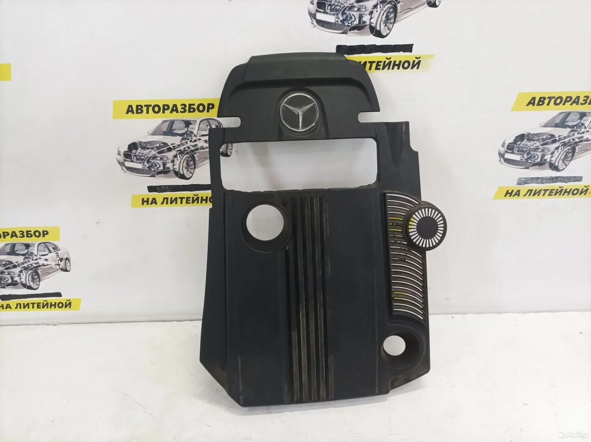 Крышка двигателя M271 Mercedes Benz W204