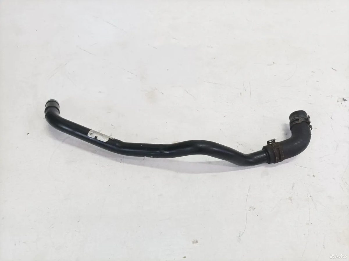 Трубка гура Mercedes Benz W204 M271