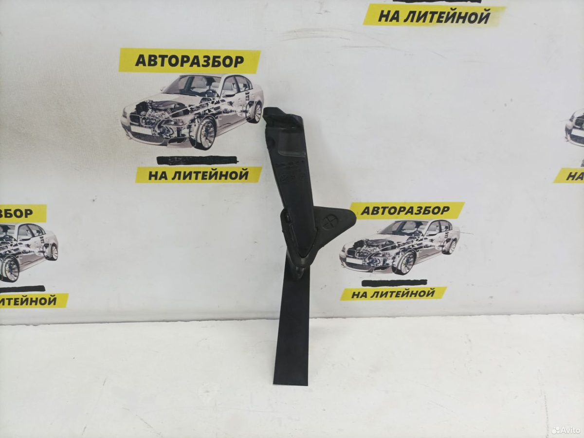 Водосток левый Mercedes Benz W204