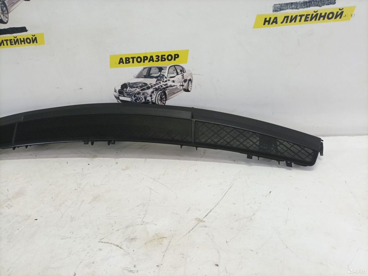 Накладка стоп сигнала Mercedes Benz W204 — фото 2