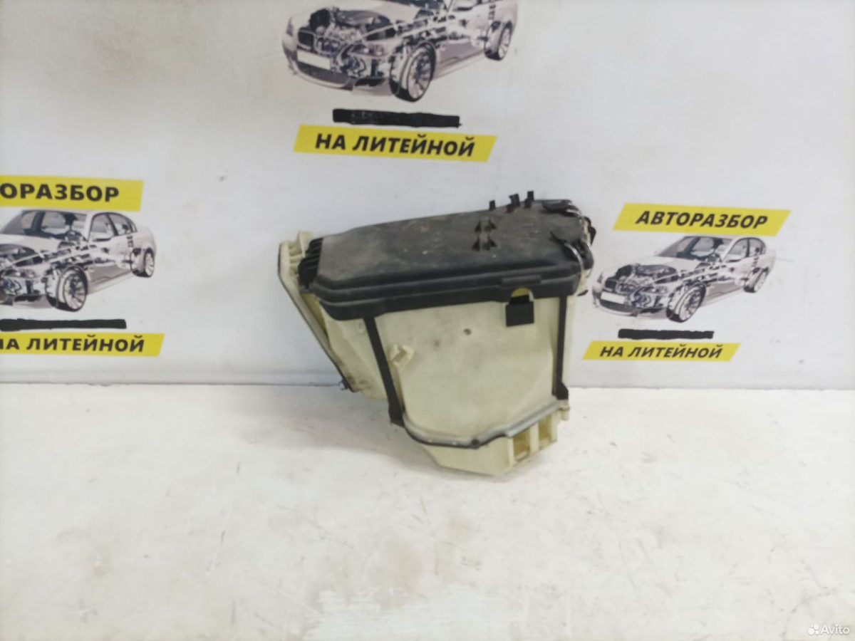 Корпус предохранителей Mercedes Benz W204