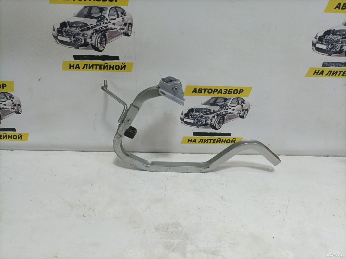Петля крышки багажника правая Renault Logan 2