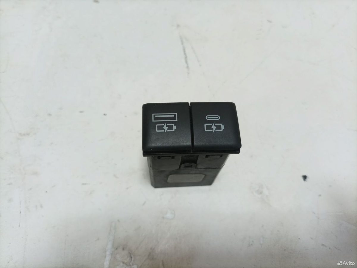 Корпус USB Toyota Camry XV70