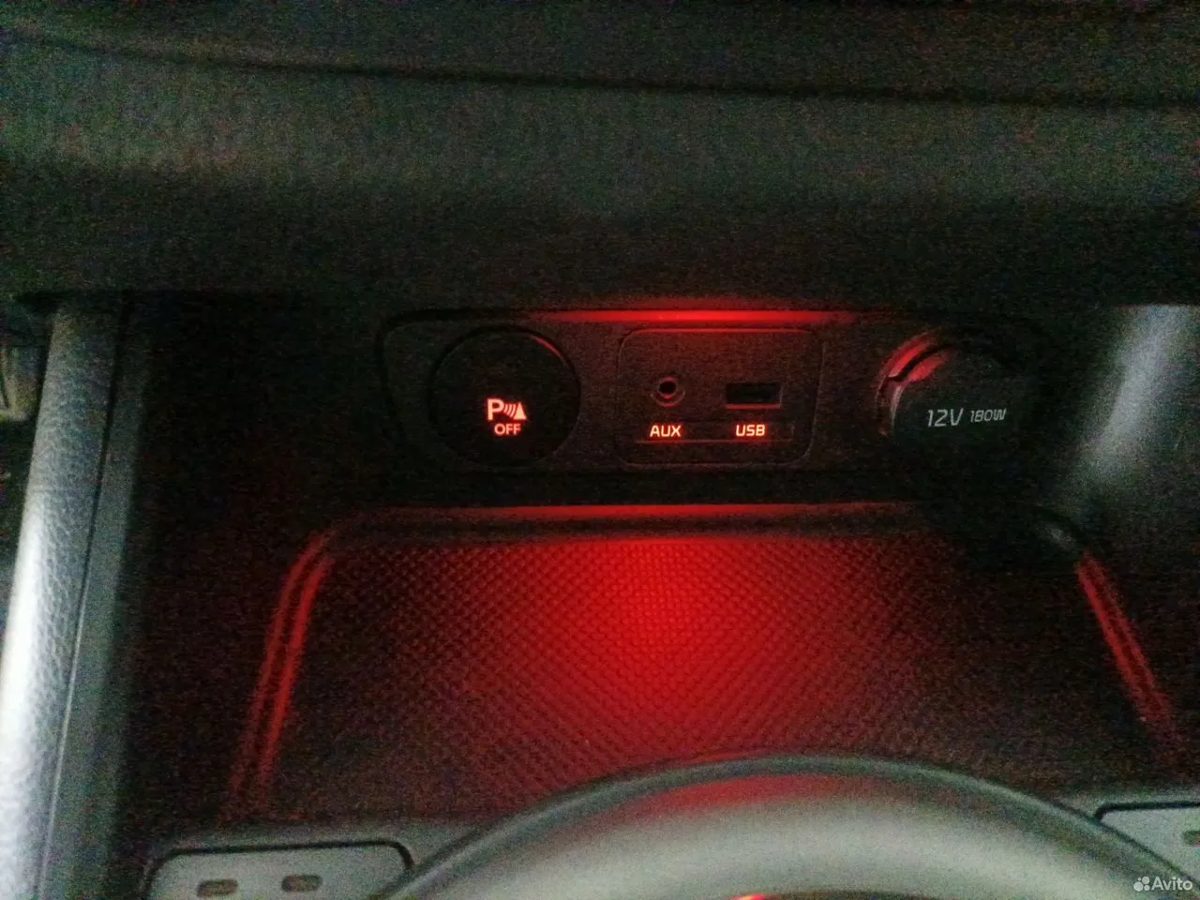 Кнопка парковки Kia Sportage 3 SL — фото 4