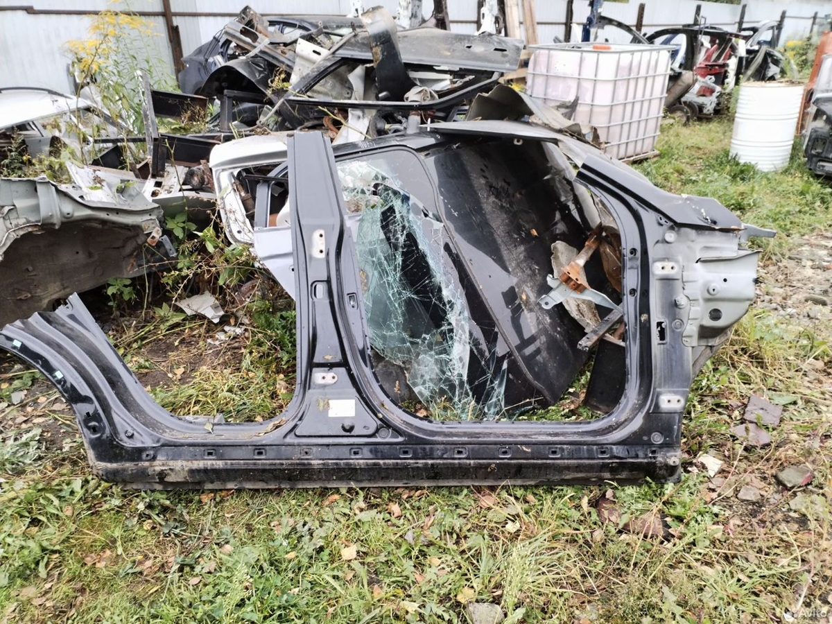 Порог правый Kia Sportage 3