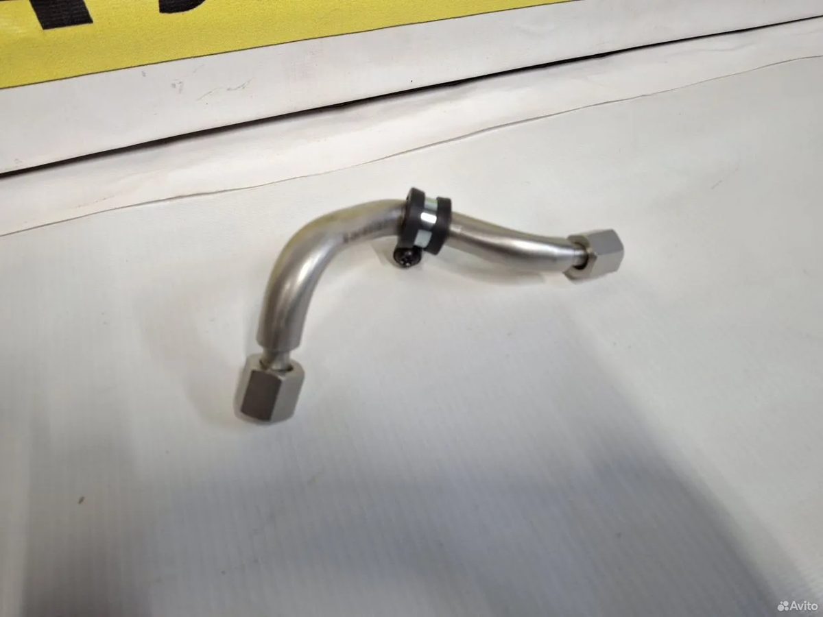 Трубка топливная 2.0 czpa Volkswagen 06L127501E