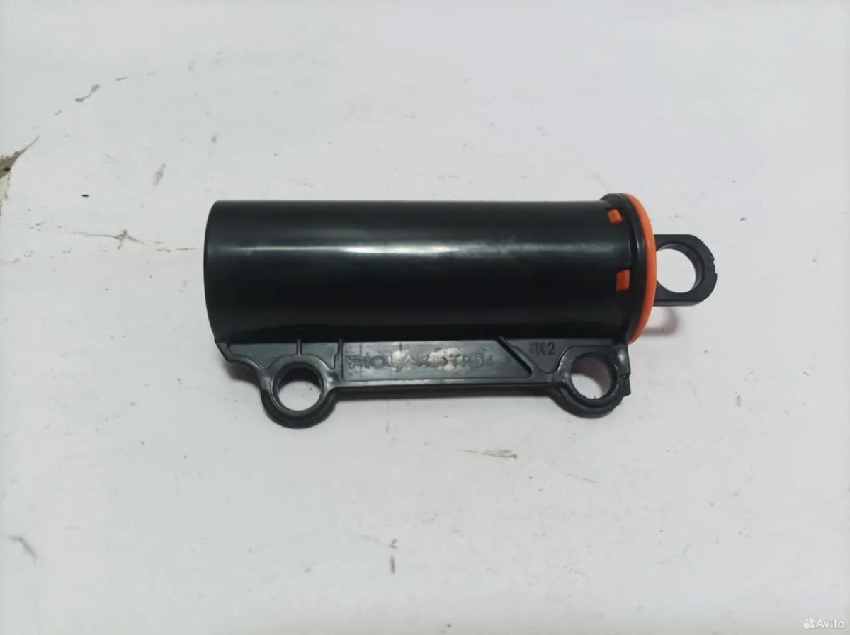 Демпфер бардачка Hyundai Creta 1