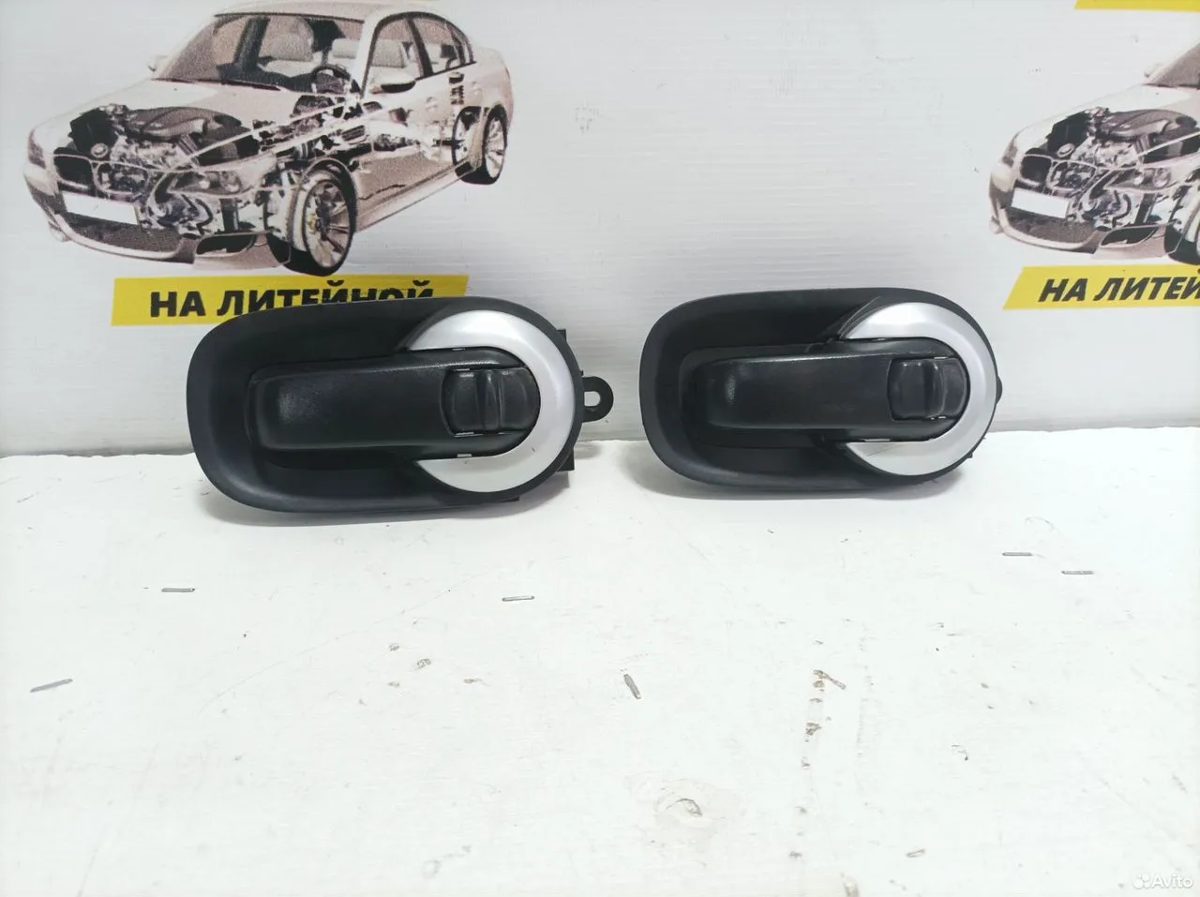 Ручка двери правая Nissan Tiida C11