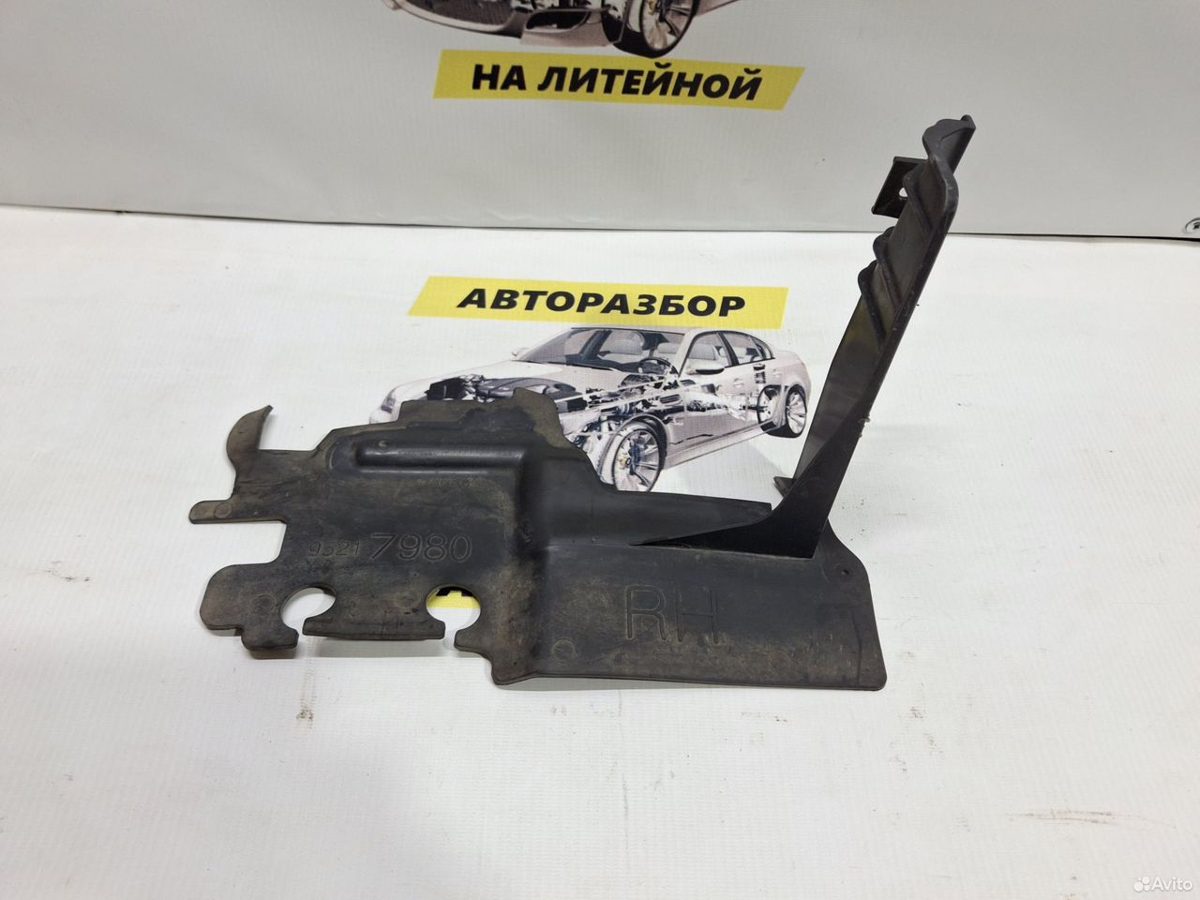 Дефлектор радиатора правый Chevrolet Cruze J300