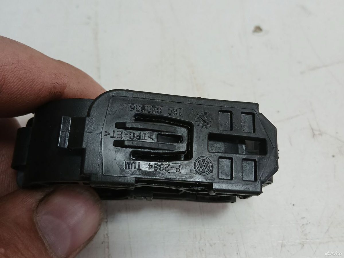 Кронштейн трубок кондиционера Skoda Superb 2 — фото 3