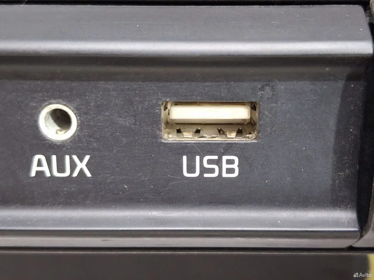 Блок USB / AUX Kia Rio 4 — фото 3