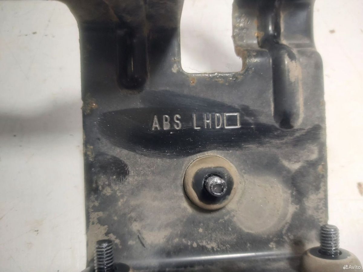 Кронштейн блока ABS Hyundai IX35 — фото 4