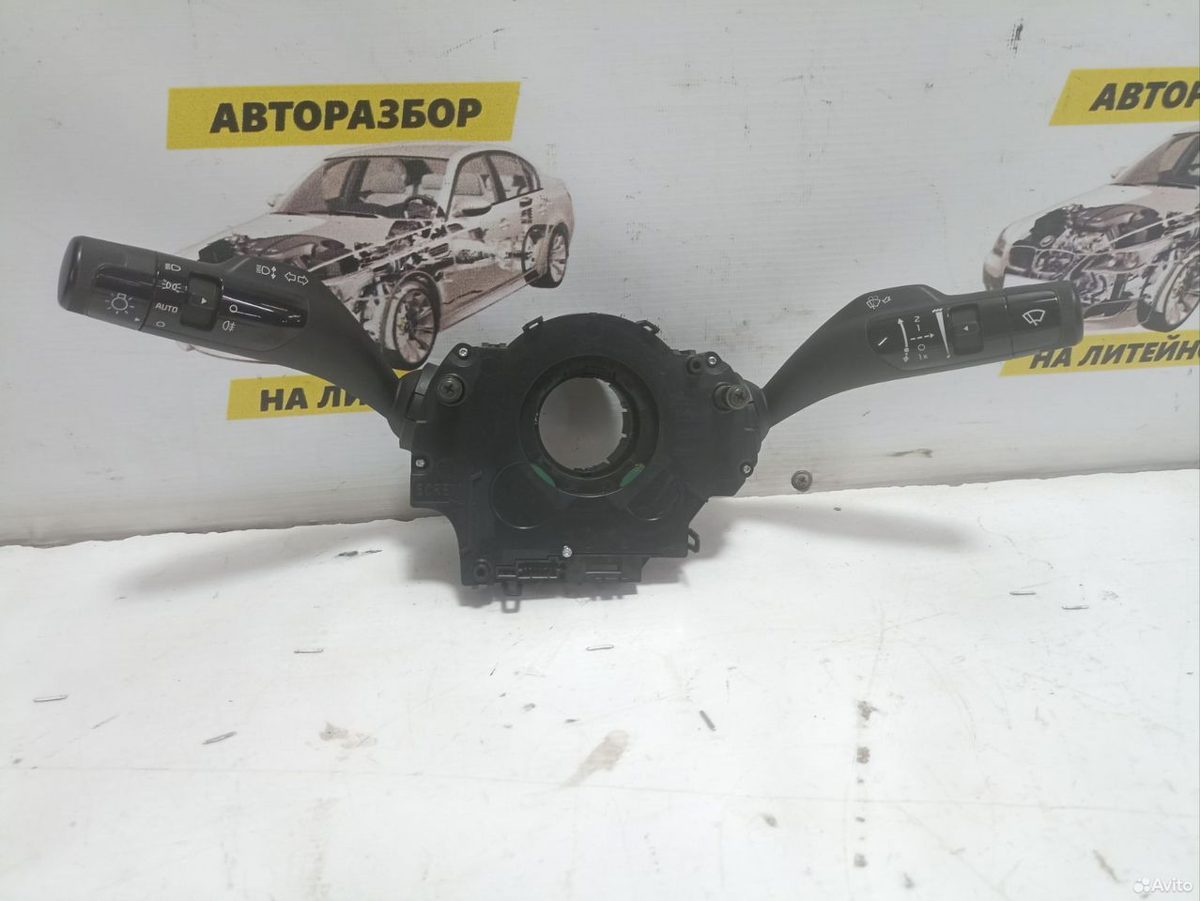 Переключатель подрулевой Kia K5 DL3