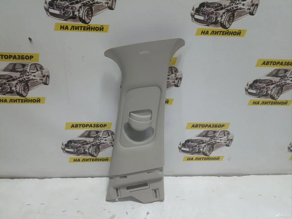 Обшивка средней стойки правая Kia K5 DL3