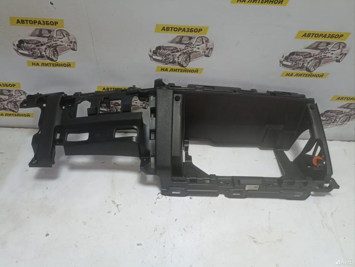 Накладка торпедо правая Kia K5 DL3
