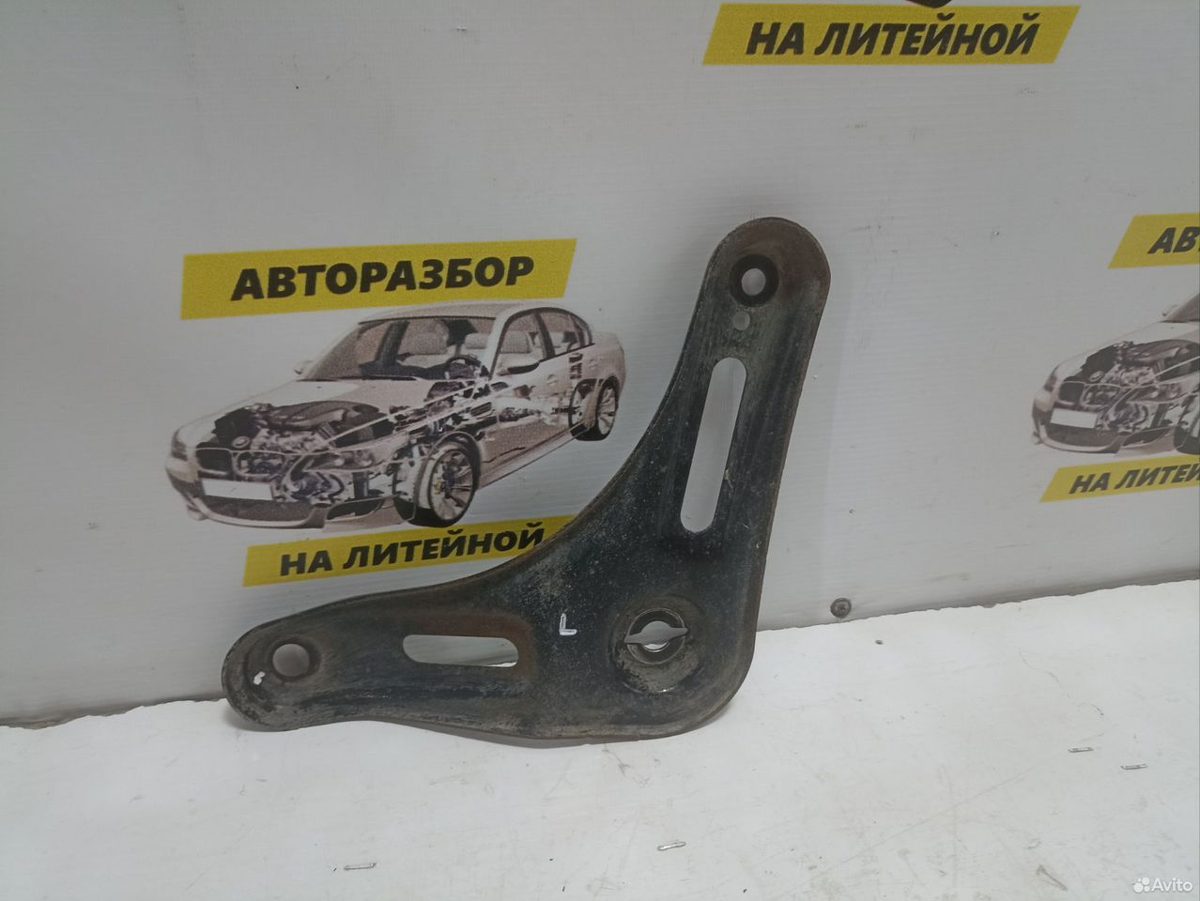 Кронштейн подрамника передний левый Kia K5 DL3