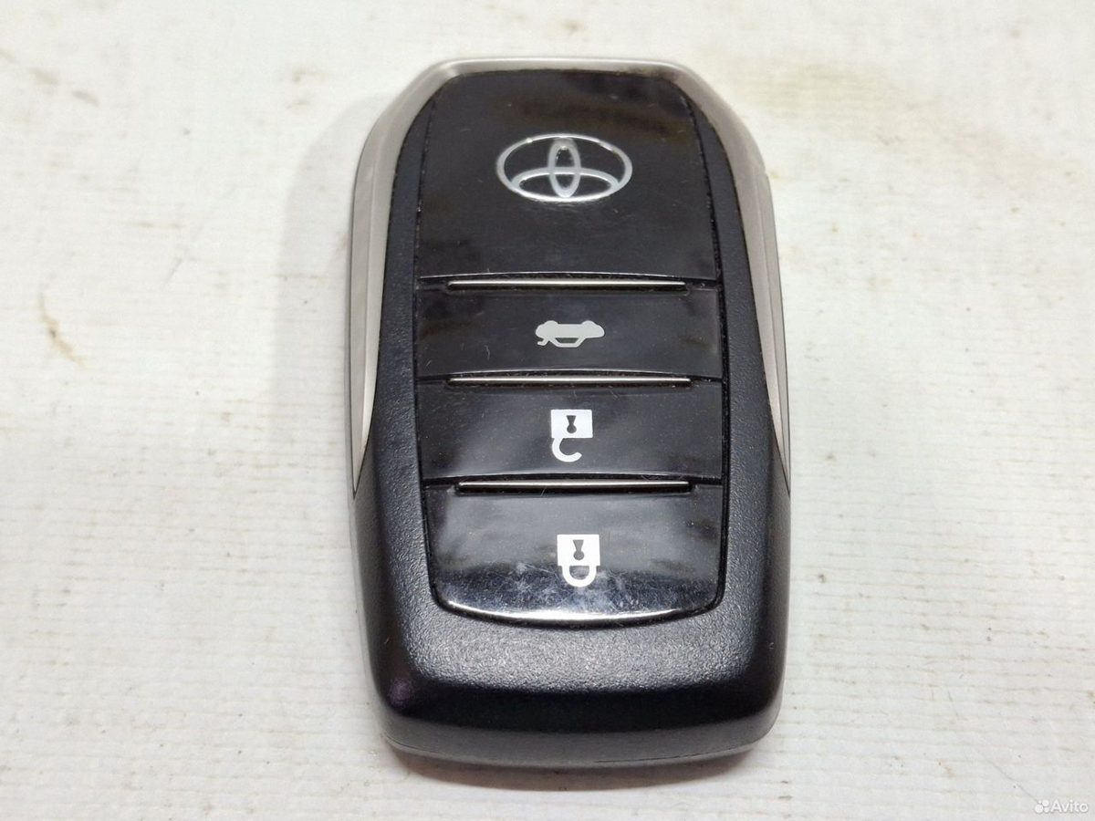 Смарт ключ Toyota Camry XV55 — фото 2